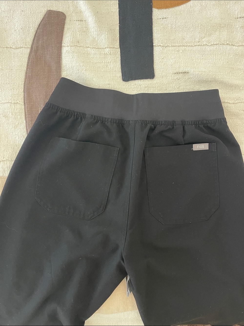 FIGS Livingston Black Scrub Pant with Back Pockets